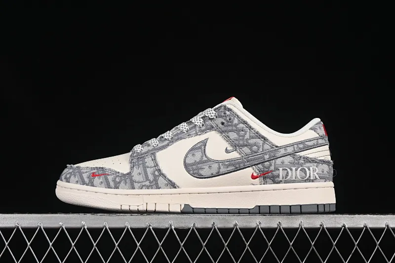 All categories Nk SB Dunk Series Nk SB Dunk Low High-end customized low-top sneakers Nike SB Dunk Low Dior series Fabric gray hook Anniversary high-end customized low-top casual sneakers SJ2558-013